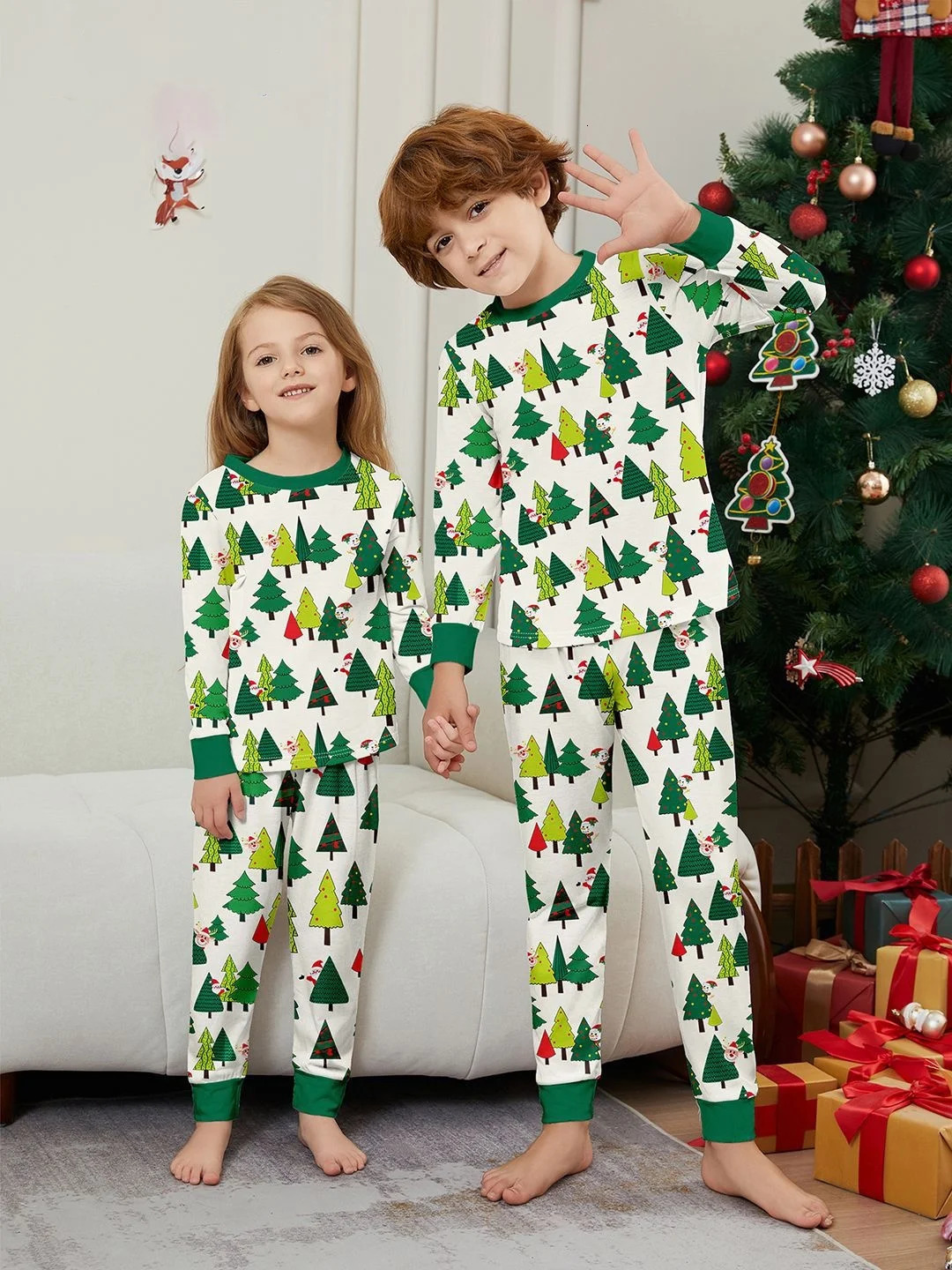Christmas Family Look All Over Santa Tree Print Pajamas Adults Kids Matching Clothing Set Soft Cute Sleepwear Xmas Gift 241017