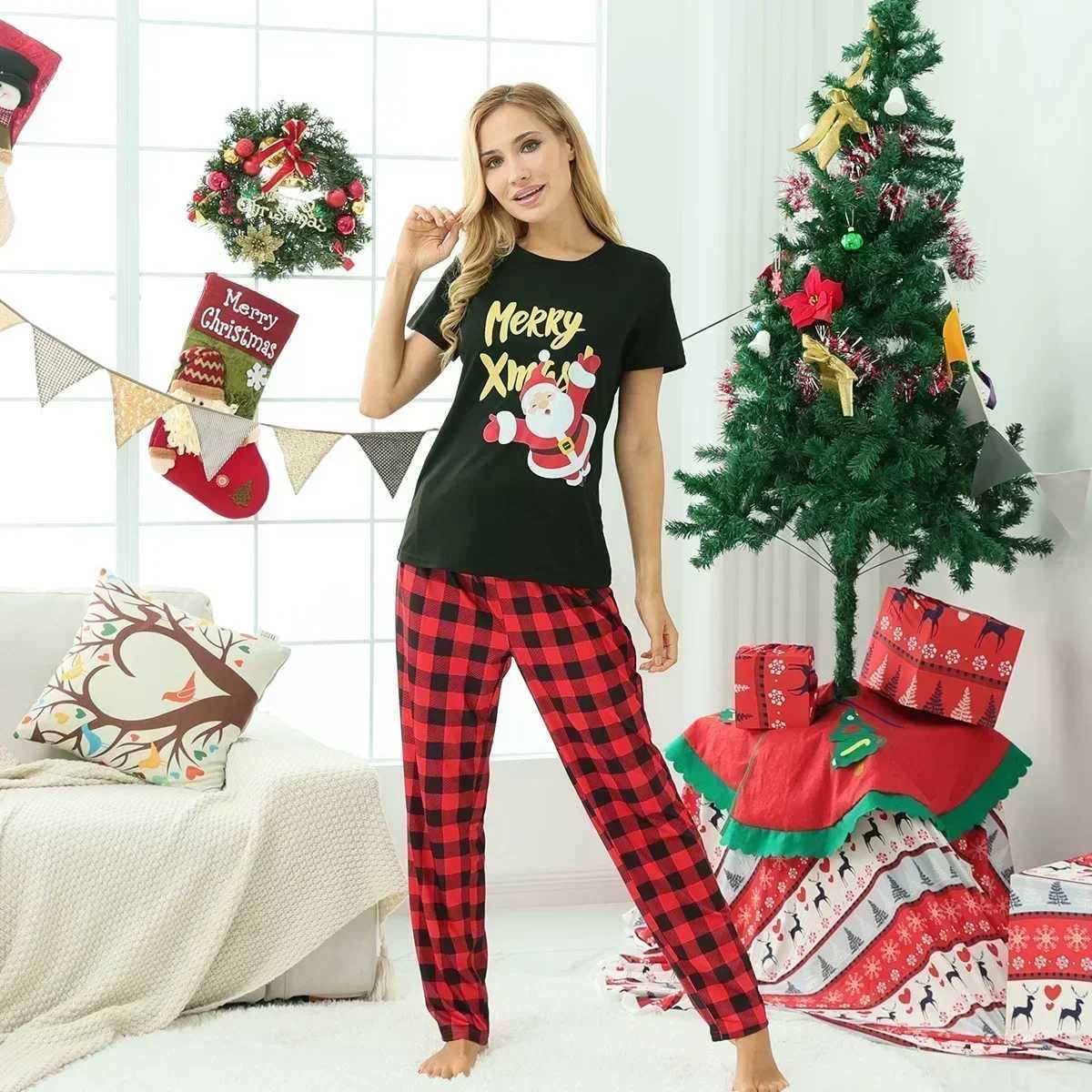 Merry Christmas printed plain weave family matching pajamas short sleeved top+pants 2-piece Christmas set baby and dog jumpsuit W241015