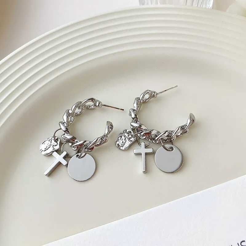 European and American Design C-shaped clip womens earrings high-quality metal mosquito repellent board non perforated ear clip W241017