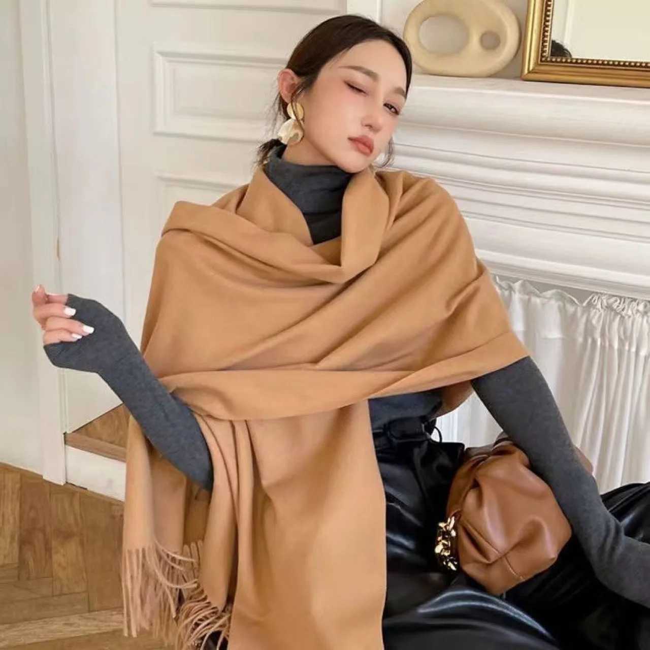 New Black Scarf Cashmere Wan Wool Womens Scarf Warm Grid Scarf XWJ07 X2410171