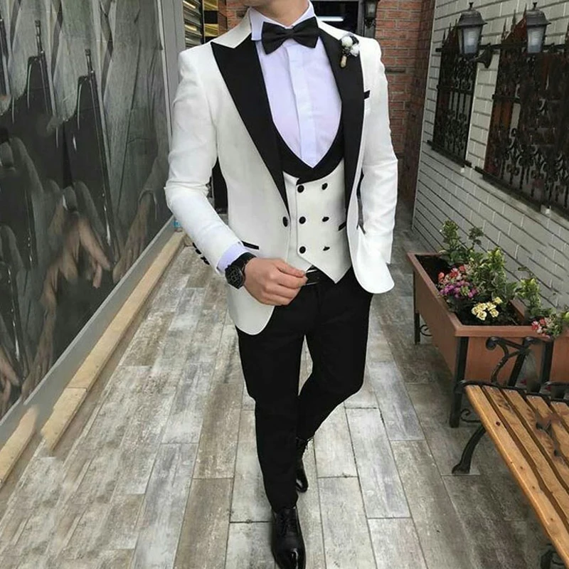 Slim Fit Formal Men Suits 3 Piece Wedding Tuxedo with Peaked Lapel Custom Jacket Vest Pants Male Fashion Groom Costume
