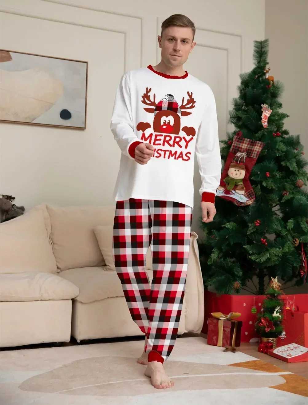 Merry Christmas Printing Matching Family Clothing 2024 Winter Cartoon Cute Plain Sleepwear Set Soft Casual Sleepwear W241015