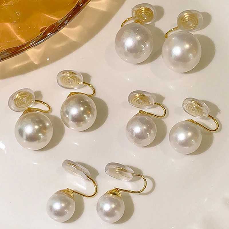 Pearl clip earrings for women fashionable French clip fake earplugs retro earrings luxurious non perforated jewelry earrings W241017