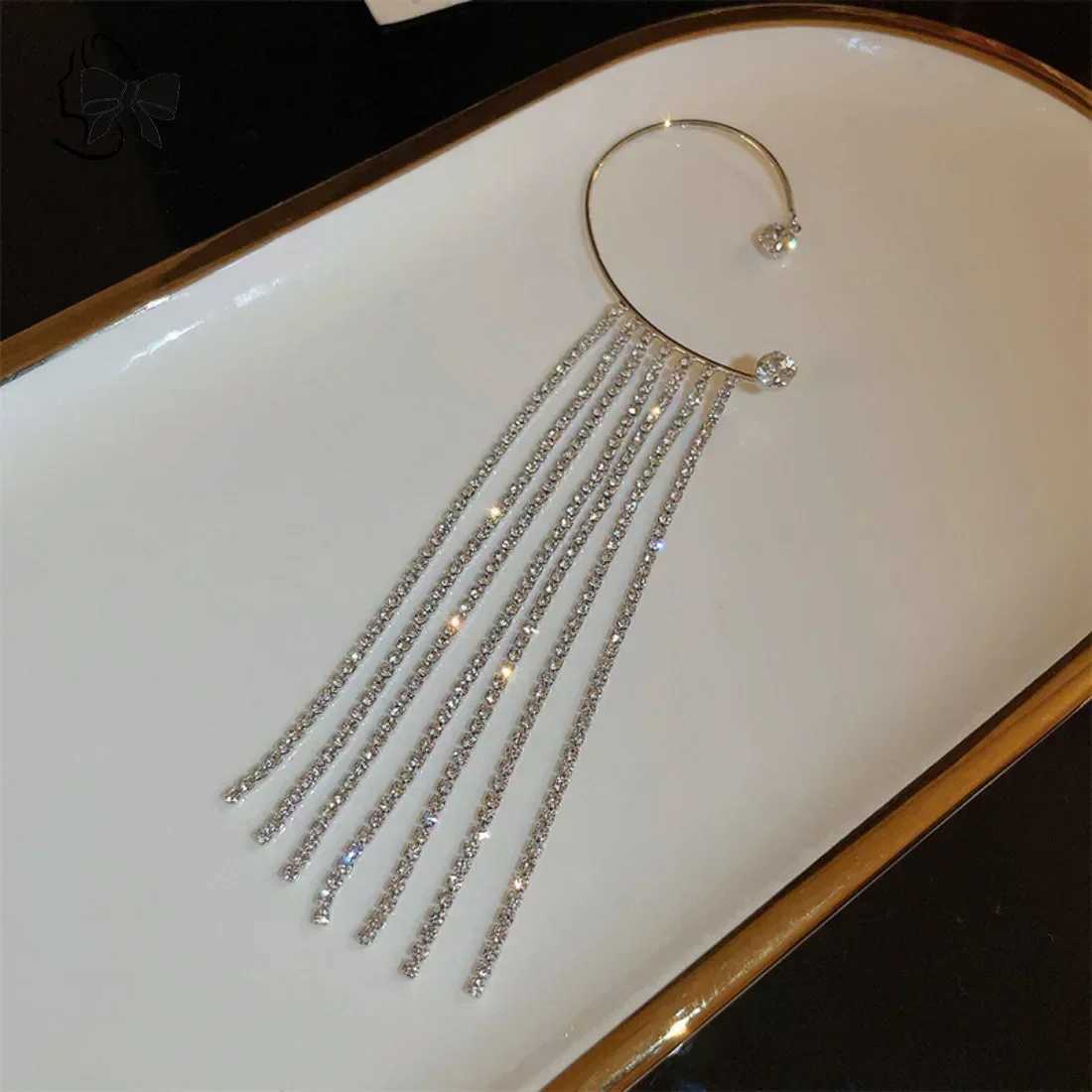 Fashionable shiny rhinestone earrings with long tassel crystal chain earrings cuff clip earrings womens non perforated party jewelry South Korea W2410