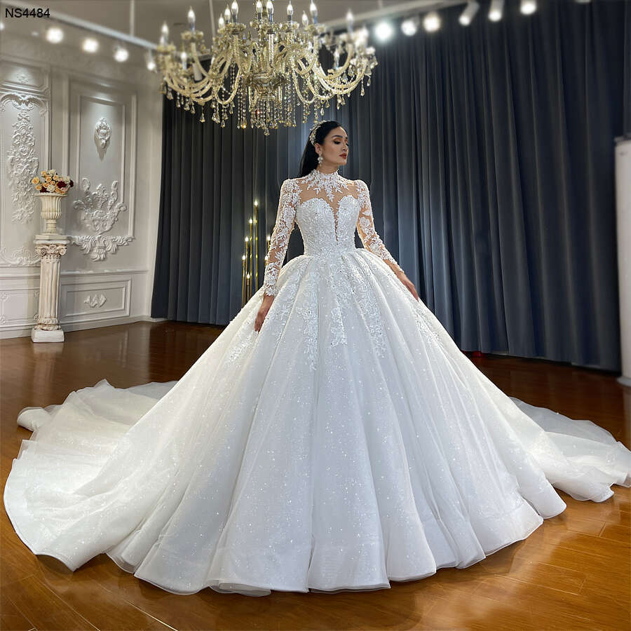 Long Sleeve Lace Appliqued Off White Wedding Dress