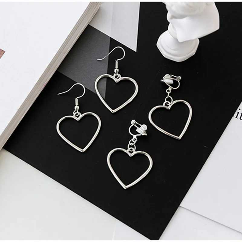 New hot fashion geometric heart-shaped clip on earrings no perforations Brincos oorbellen simple statement womens jewelry earrings W241017