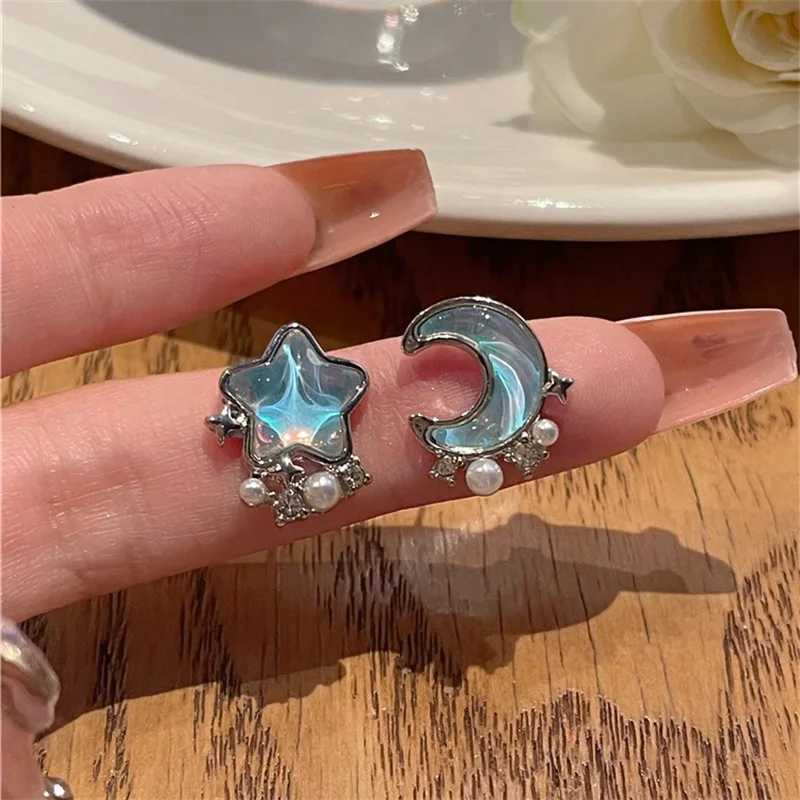 Niche Design Asymmetric Xingxing Pearl Earclip Earrings 2023 Blue Moon Star Clip Earrings Non Perforated Women W241017