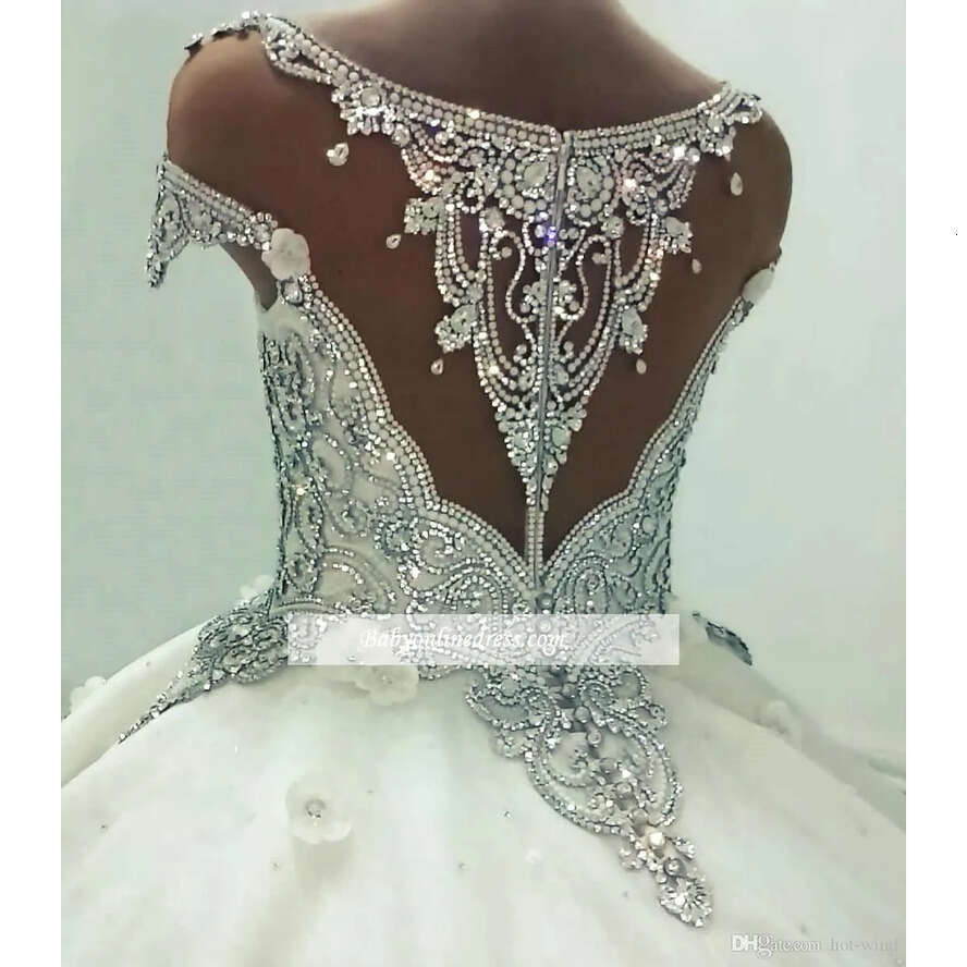 Capped Crystals Sleeves Beaded Dresses Crew Neck A E Tulle Ball Gown Lace Appliqued Wedding Bridal Gowns Custom Made ppliqued s