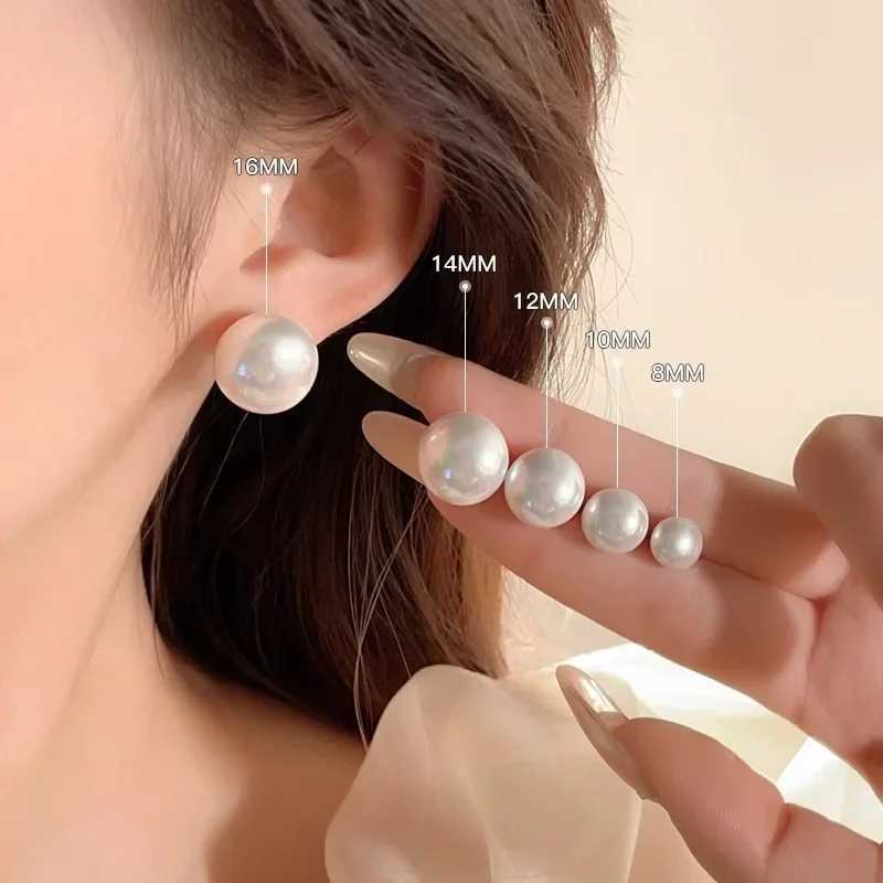 Vintage white pearl earrings new French ear clips fashionable mosquito coil holder womens earlobe free jewelry accessories gifts W241017