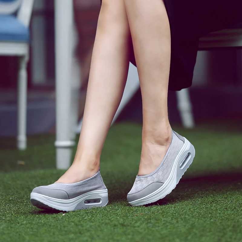 Womens Platform Sports Shoes 2021 New Womens Casual Office Shoes Wedge Swinging Shoes Thick Bottom Large 42 Nurse Work Shoes Y241017