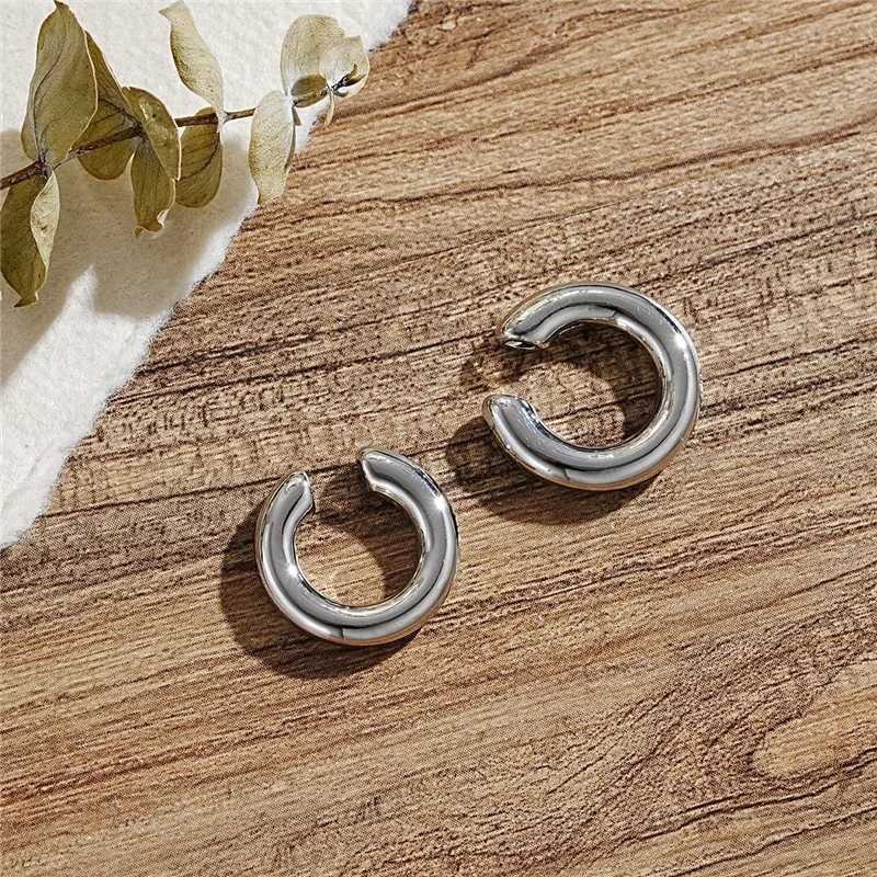 Gold and silver earmuffs non perforated ear clips suitable for womens fashionable fake cartoon earrings jewelry gifts W241017