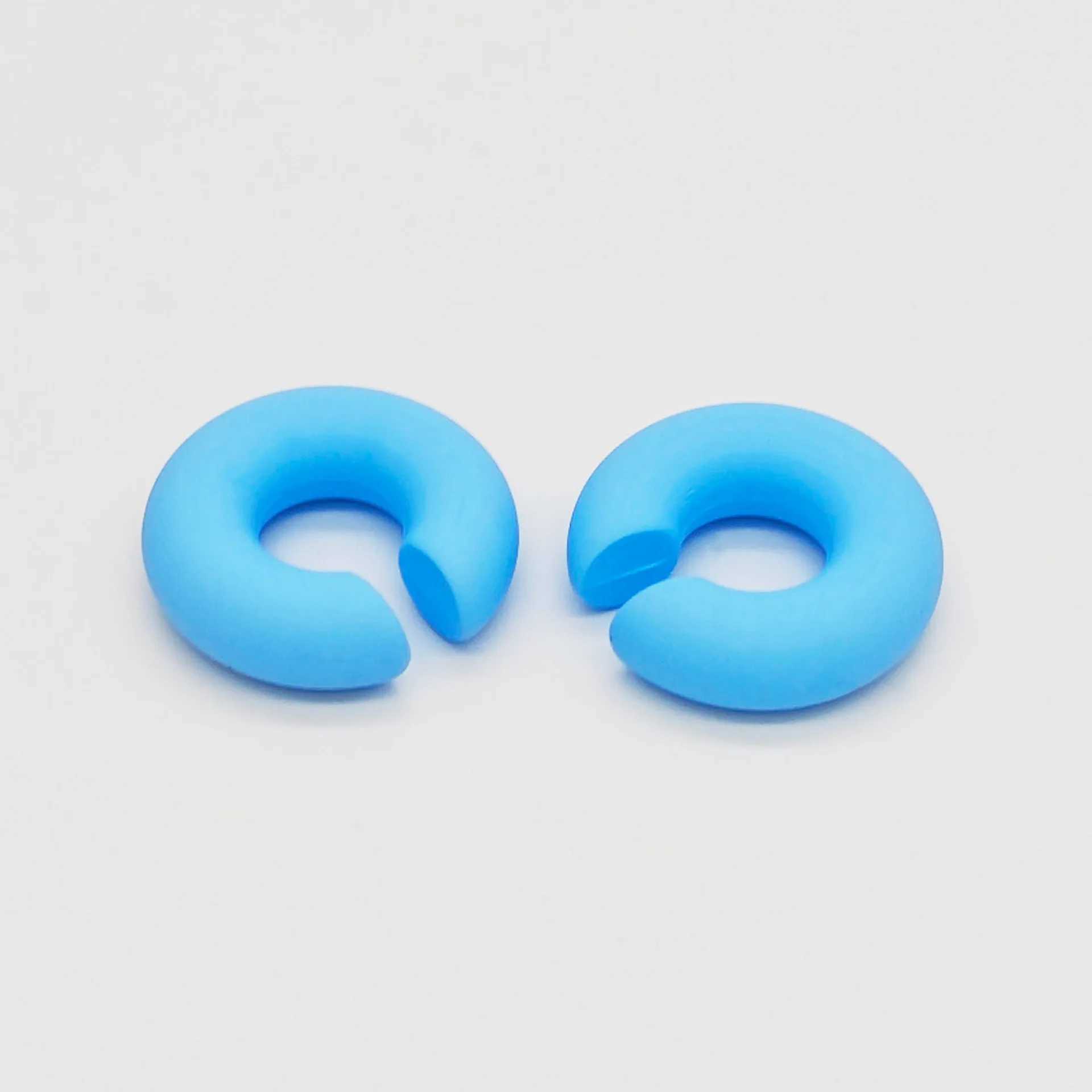 2.5x2.5cm C-shaped earrings in Europe and the United States popular candy colors no ear holes ear bone clips acrylic female ear clips W241017