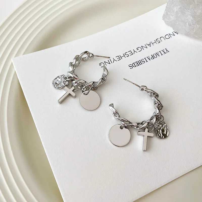 European and American Design C-shaped clip womens earrings high-quality metal mosquito repellent board non perforated ear clip W241017