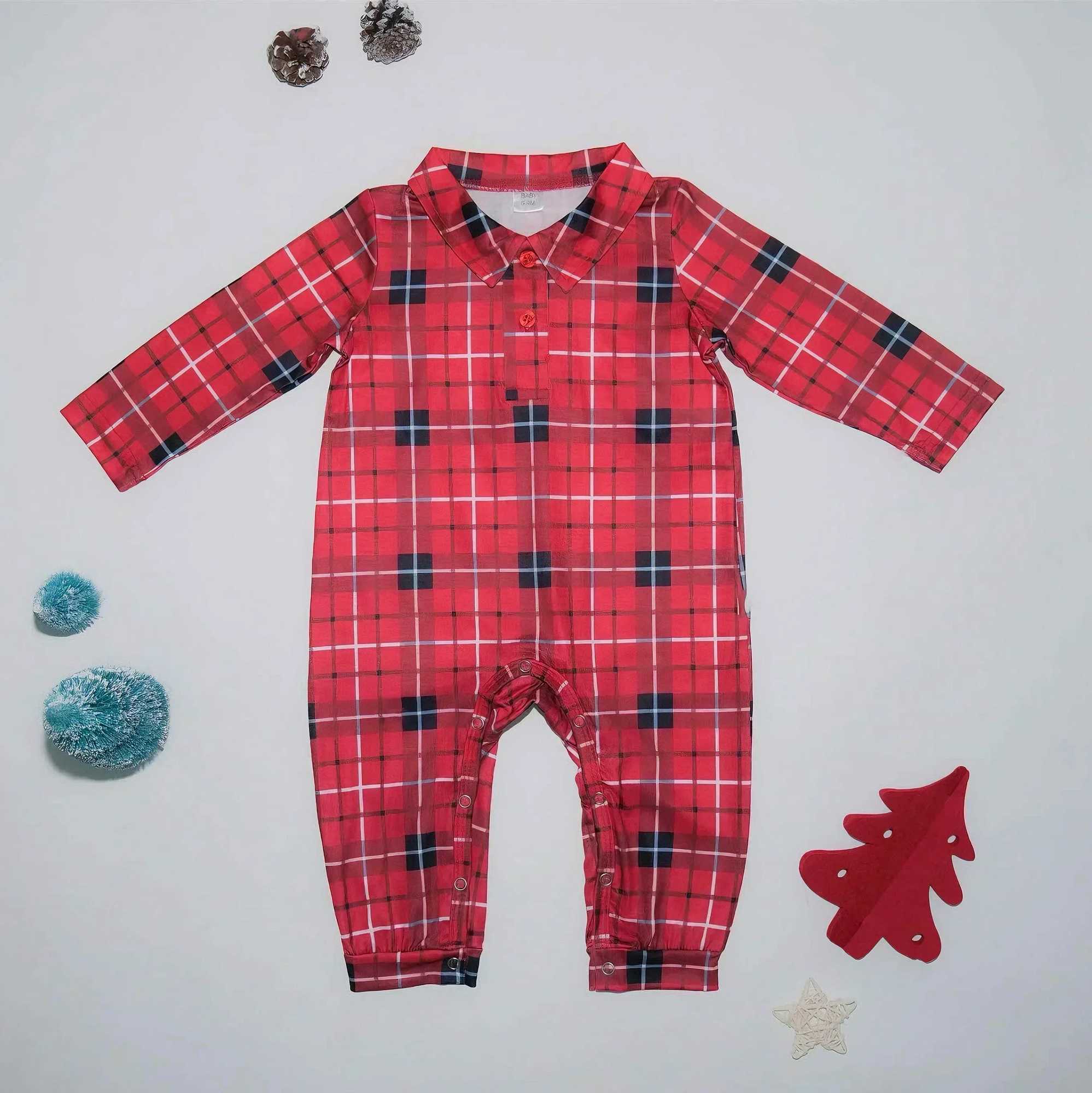 2024 New Christmas Family Appearance Plain weave Mom Dad Child Matching Pajama Set Baby Dog jumpsuit Boys and Girls Clothing Warm and Soft Pajamas W24