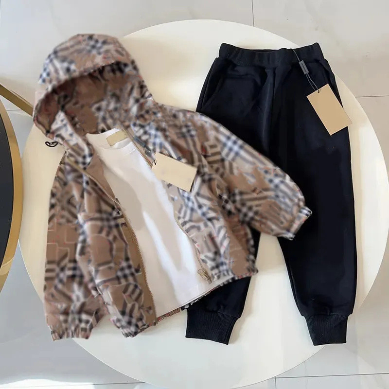 kids designer clothes letter Checkered children's clothing double-sided jacket and sprinter long sleeved bottom sweater sports pants set Baby Undershirt dhgate