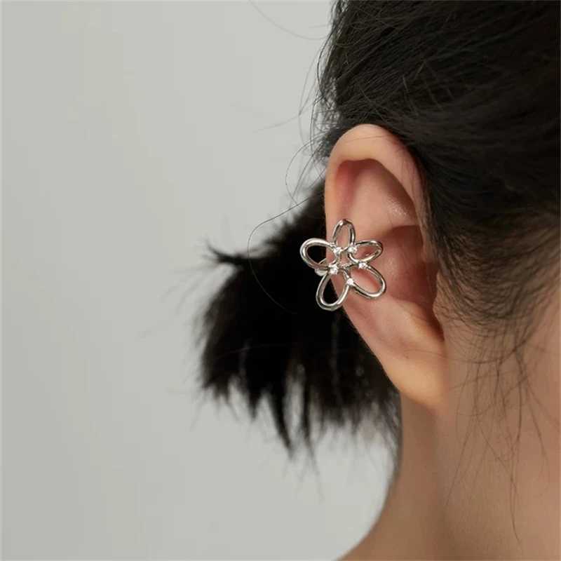 Womens silver clip earrings Gothic flower crystal zircon metal earrings unusual cuff design non perforated earrings Korean trend W241017