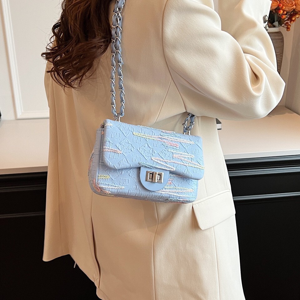 Super popular for women new fashionable and versatile chain crossbody bag, stylish single shoulder armpit small square bag