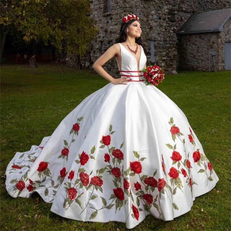 Mexican Style Charro Quinceanera Dress Princess V Neck Soft Satin Embroidery Sixteen Birthday Dress Vestio De Anos Para Xv Vestio De Novias Formal Par