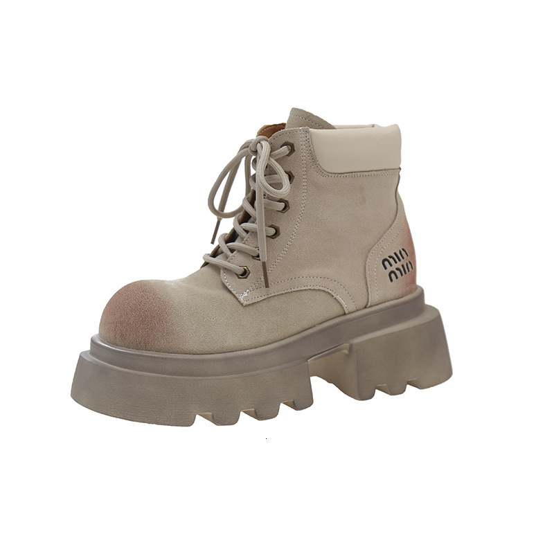 Versatile and fashionable thick soled Martin boots for women in autumn and winter 2024, new height increasing and anti slip Western cowboy boots, shor