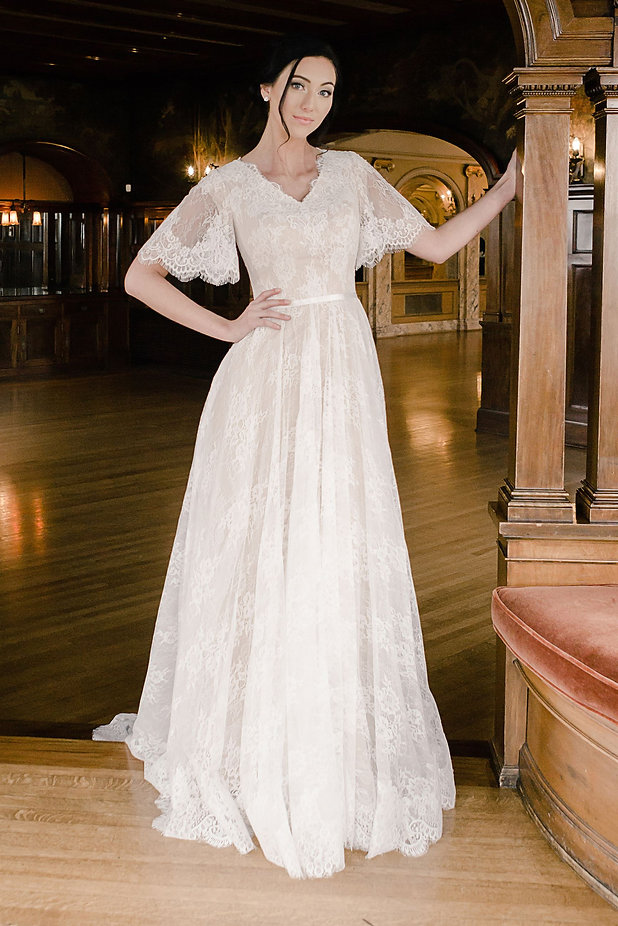 Princess V Neck Puffy Sleeves Wedding Dresses Floor Length Lace Wedding Dress Bridal Gowns vestidos Custom Made Robes de Mariee