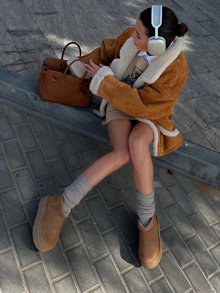 Casual Contrast Lambwool Suede Jackets With Pockets Women Fashion Oversized Lapel Buttons Coats 2024 New Lady Commute StreetwearX241018