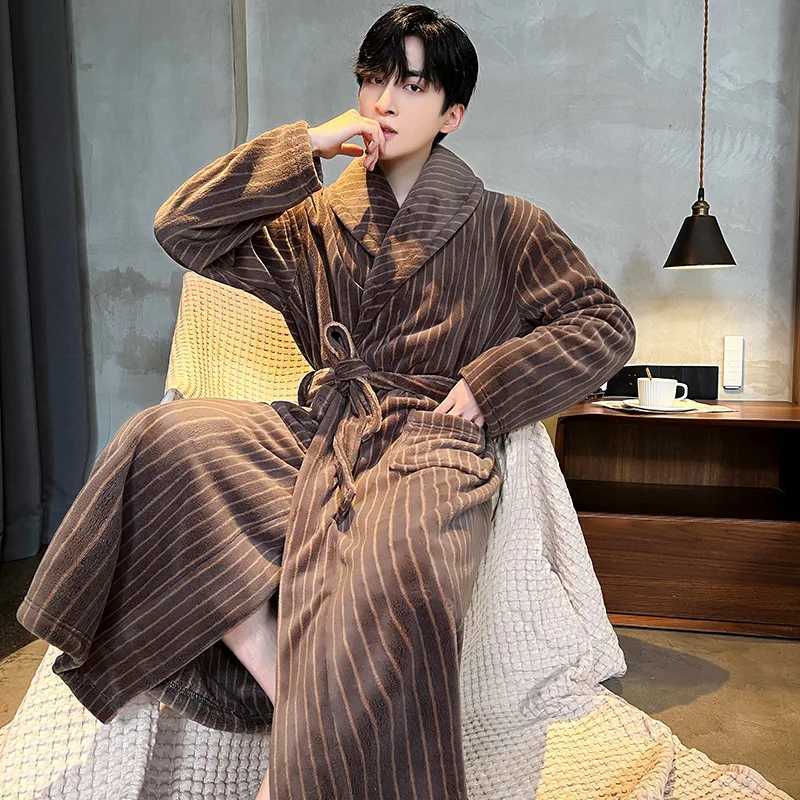 Mens Thick Robe Warm Flannel Bathrobe Kimono Gown Flip Collar Nightwear Winter Autumn Sleepwear Loose Loungewear Warm Home WearXJ241018