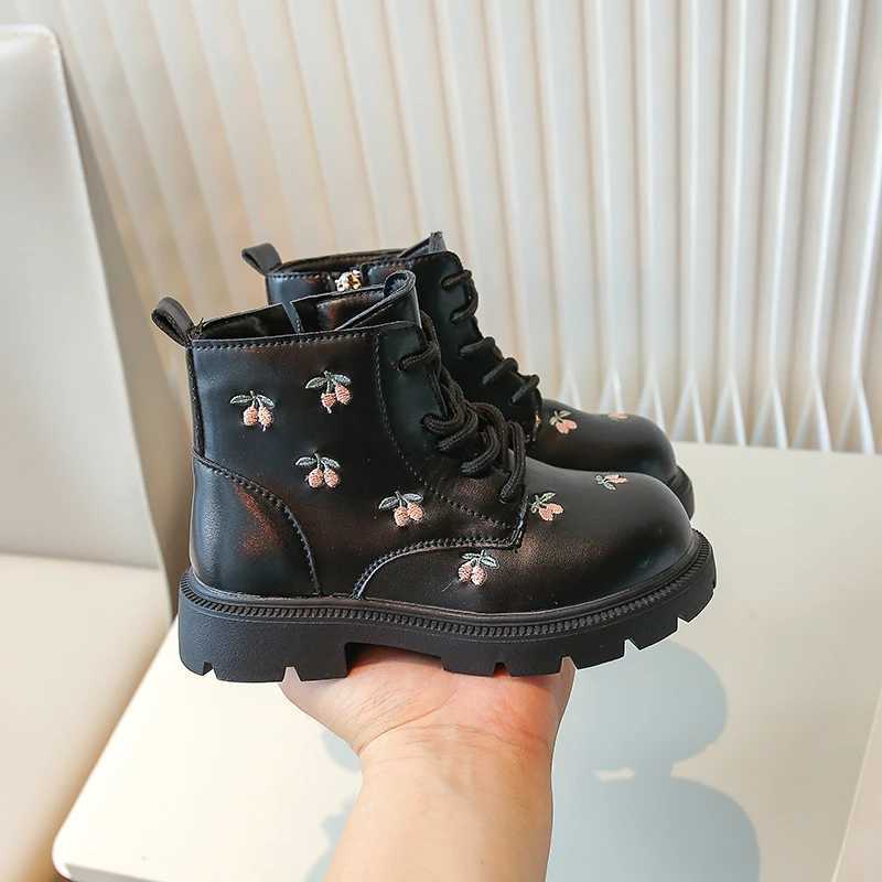 Boots Womens leather boots flat bottomed center tube front strap side zipper waterproof and non slip warm winter womens leather boots sandals De Mujer