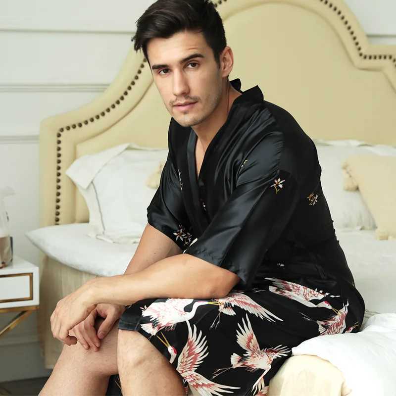 Black Chinese Men Silk Rayon Robe Summer Casual Wedding Best Man Sleepwear V-Neck Kimono Yukata Bath Gown Plus Size XXXLXJ241018