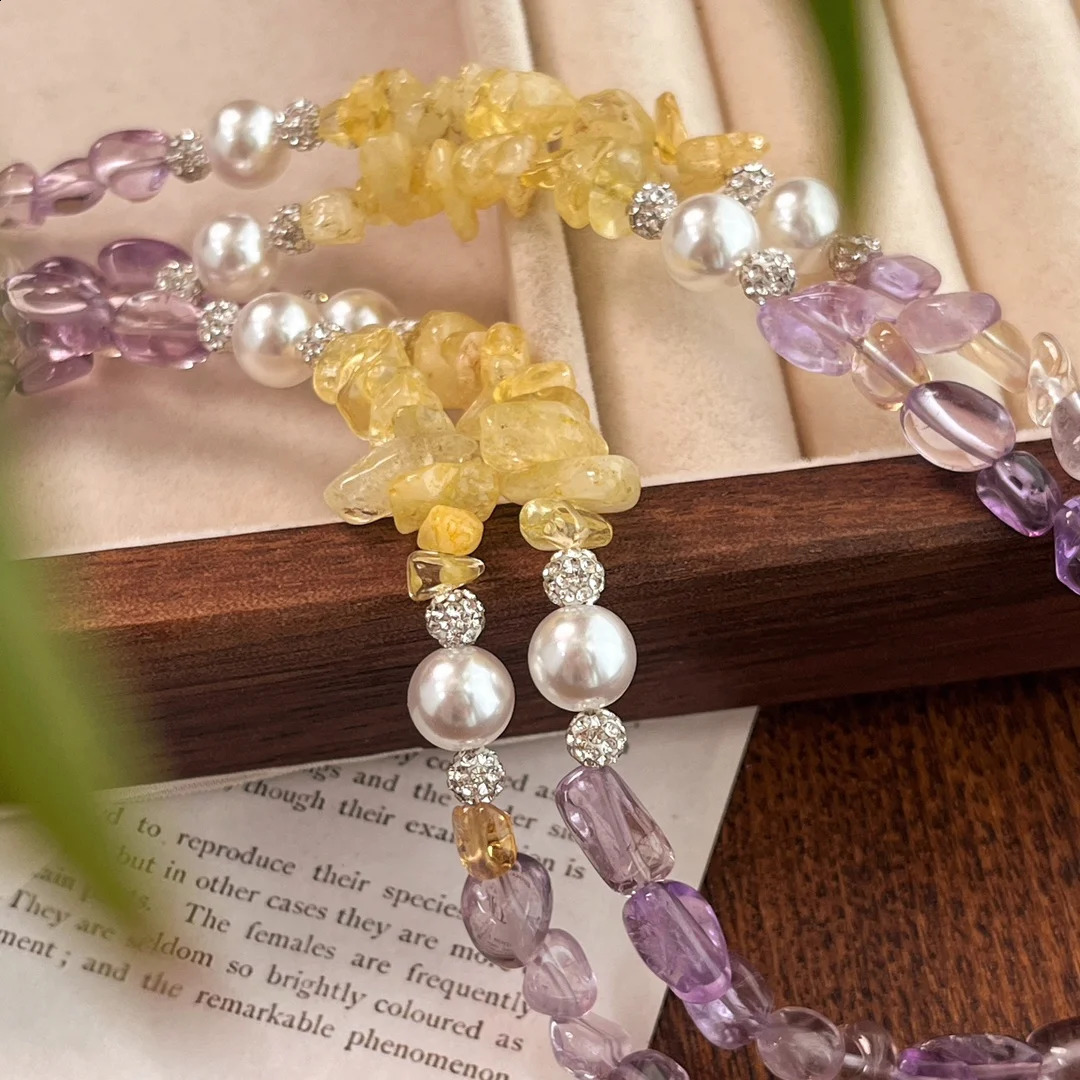 A pendant necklace for women. Irregular natural crystals. Beautiful n. Charm jewelry accessories. 241018
