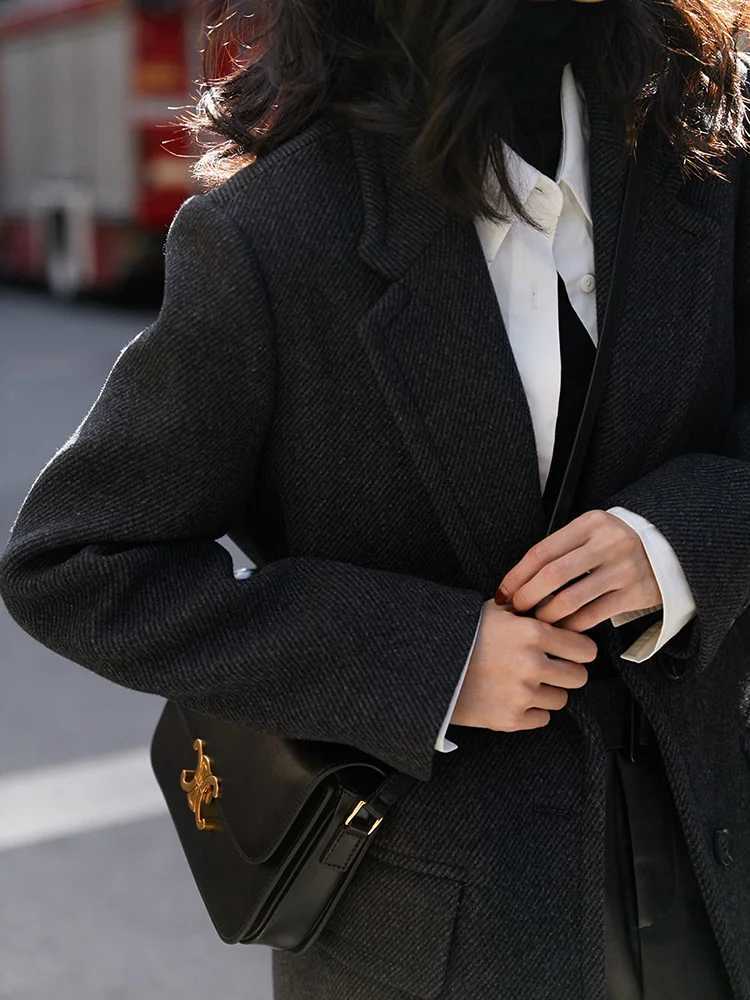 Winter Korean Woolen Suit Coat Thick Single Breasted Women Mid Length Jackets Warm New Loose Vintage Wool Blend Casaco OvercoatX241009