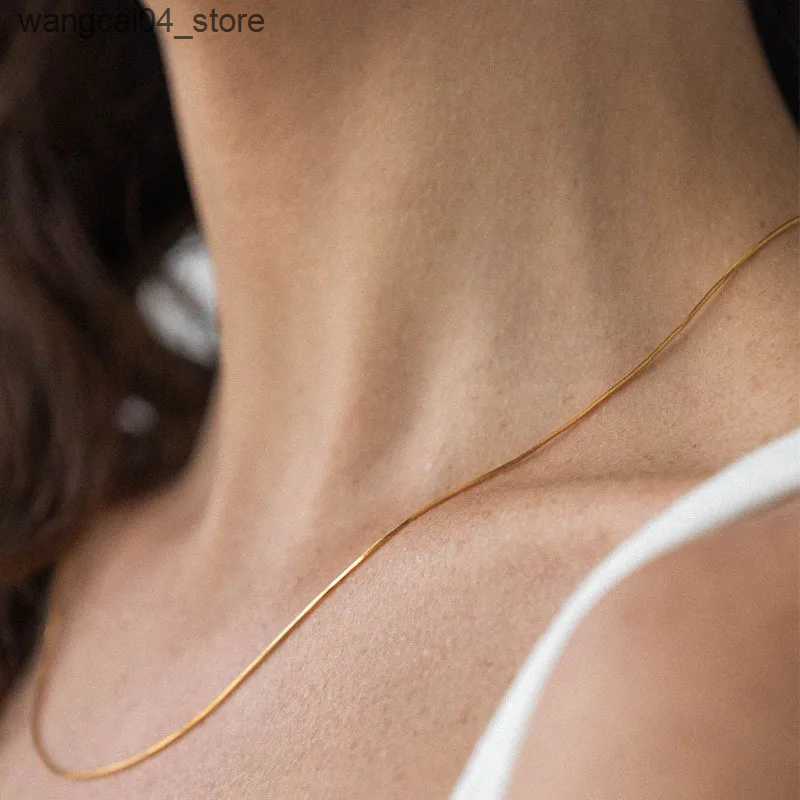 Chokers 1mm stainless steel waterproof snake chain necklace thick herringbone chain necklace suitable for womens fashionable stackable jewelry gifts L