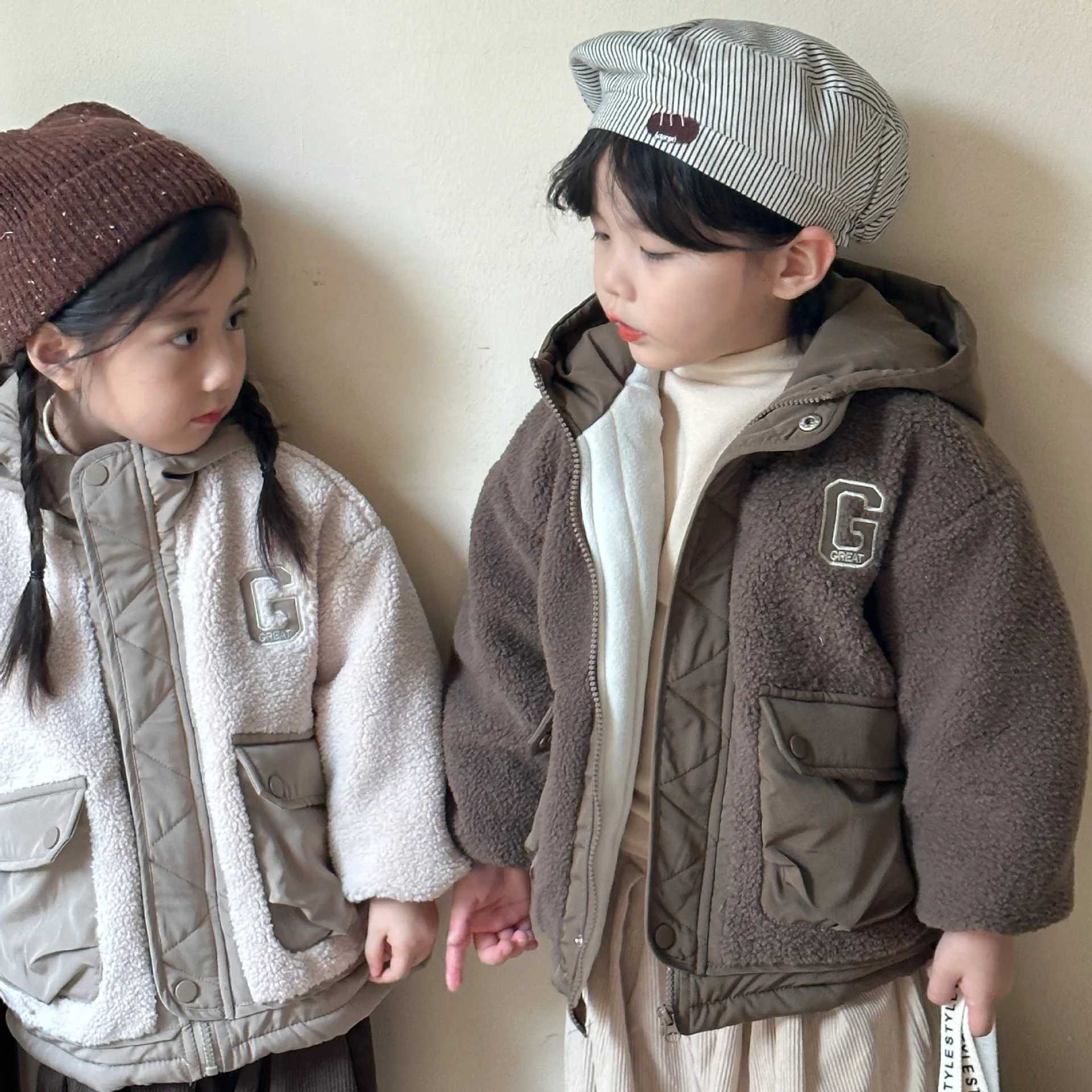 Childrens clothing casual thick cotton apron jacket winter new boys and girls soft and comfortable hooded plush coat M241018