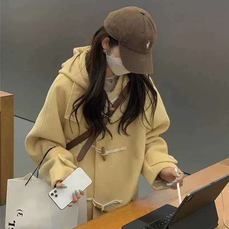 2023 New Woolen Coat for Women Goose Yellow Horn Button Coat for Autumn Winter Small Gentle Windbreaker Thick Hoodie OvercoatX241009