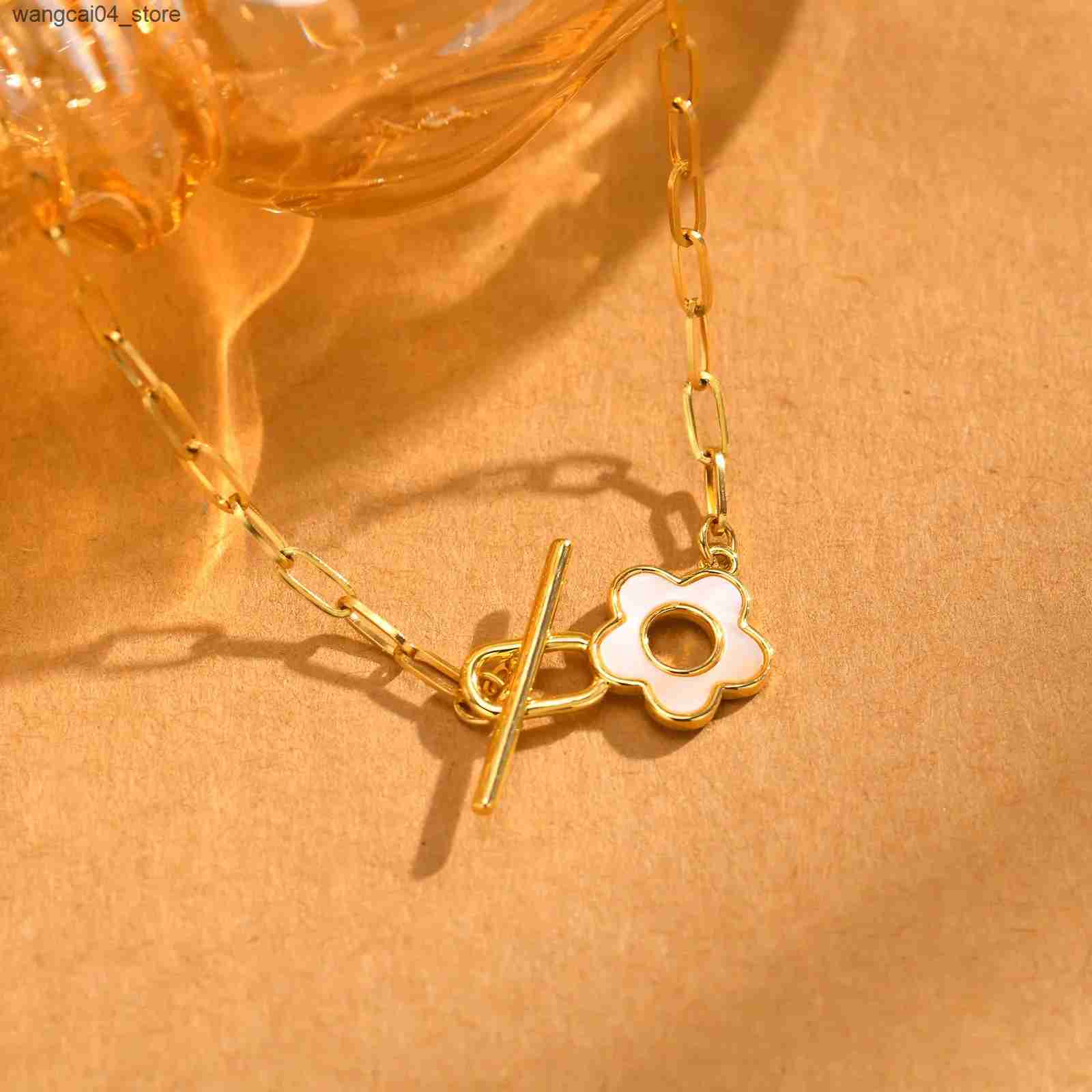 Chokers Vnox heart-shaped circular coin charm necklace womens paper clip chain necklace minimalist necklace with switch buckle L240910