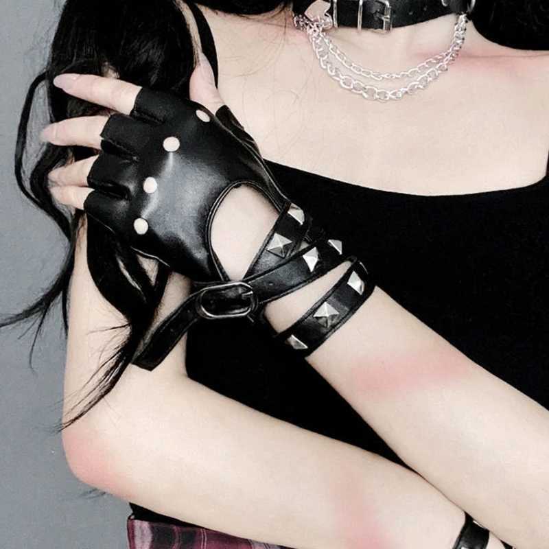 Punk Sty Rivet Half Finger Womens Puath Performance Gloves Dance Motorcycle Riding GlovesW241018