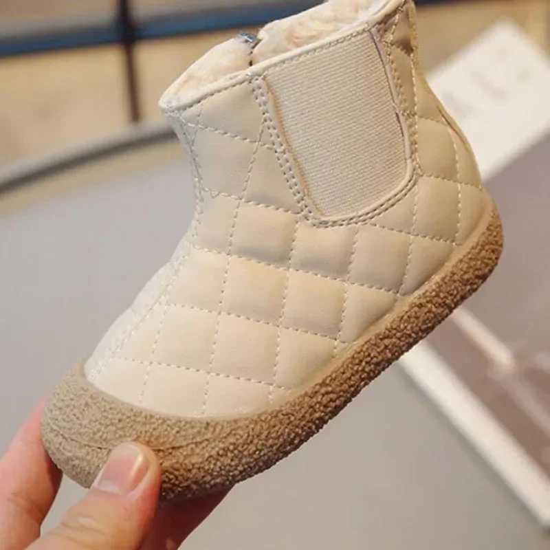 Boots Childrens winter boots solid color plush warm girls snow boots anti slip childrens cotton shoes H241018