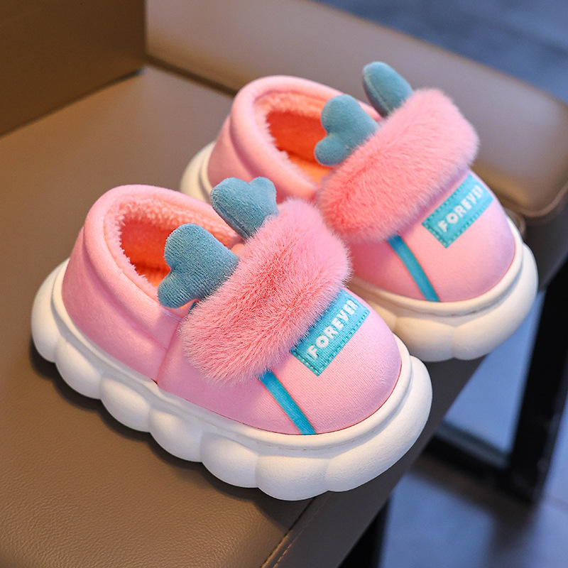Children's cotton slippers for boys 2024 new autumn and winter home warm and cute boys' medium to large children's fur slippers