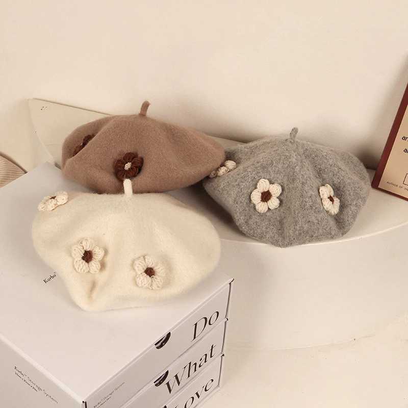 Fashion Knitted Small Flower Baby Hat Solid Color Wool Kids Beret Hats Retro Girls Warm Artist Painter Cap LX241018