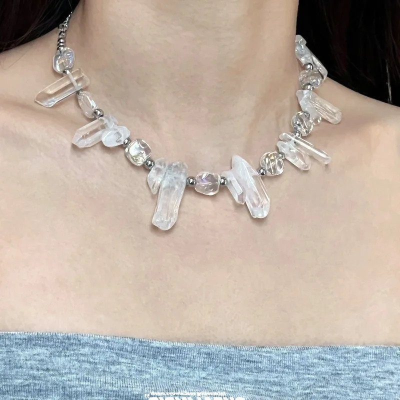 Irregular Icicle Natural Stone Crystal Pendant Necklace Special Interest n Exposed Necklace Wholesale 241018