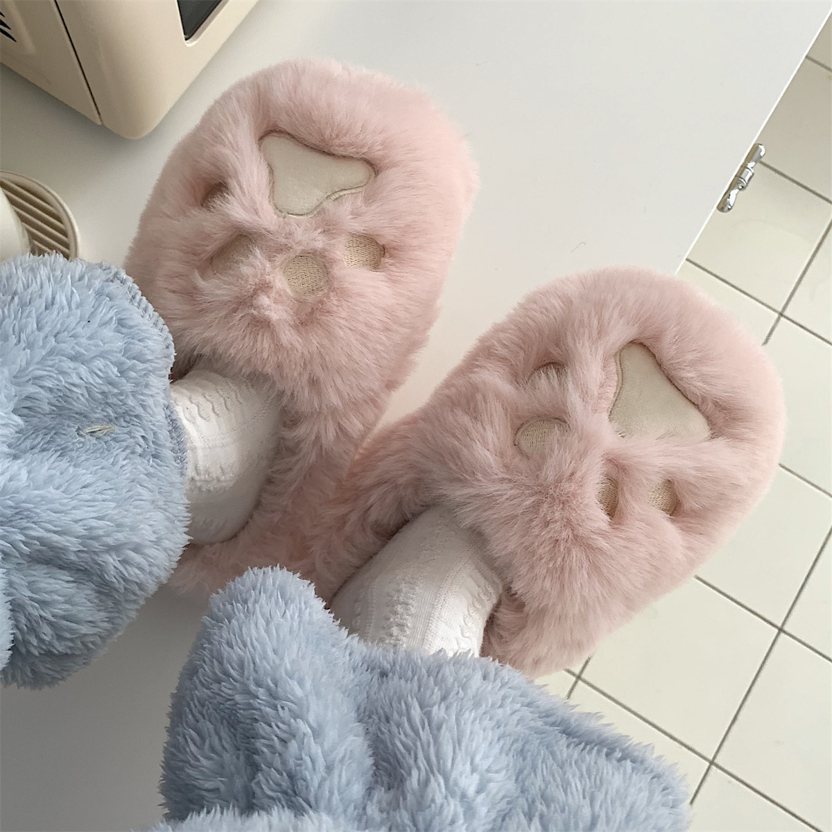 2025 New Indoor Soft And Cute Girl Designer Heart Shaped Cat Claw Cotton Slippers Winter Home Warmth Plush Shoes Women's Free Delivery