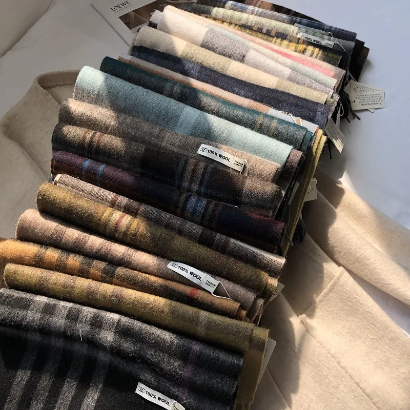 Fashionable and classic plain weave cashmere scarf for autumn and winter women soft and lightweight warm muffler for men high-quality 241009