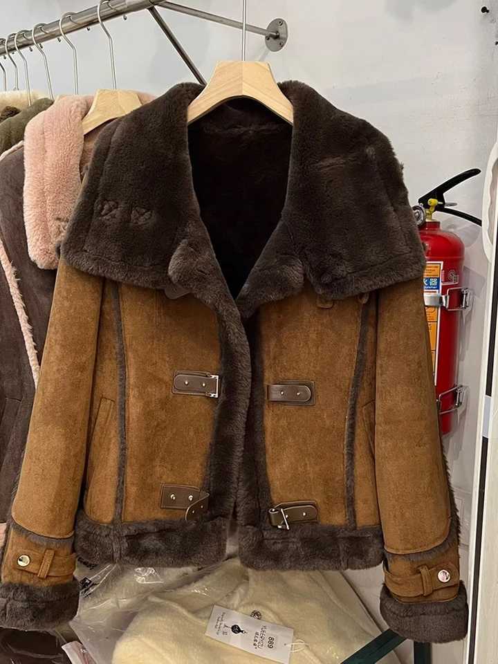 Winter Sheepskin Coat Faux Fur Suede Leather Women Warm Lamb Shearling Jacket Zipper Moto Biker Long Sleeve Short Casual OutwearX241018