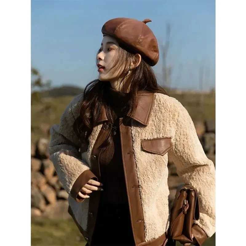 2023 New Autumn and Winter Thickened Thermal Fur Jacket Retro Jacket Small Fragrant PU Leather Splicing Lamb Coat Women Wool CoaX241018
