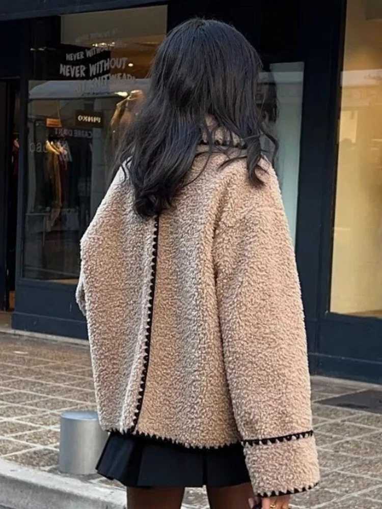 Winter New Faux Fur Jacket Fashion Long Sleeve Fleece Slim Fit Lamb Fur Coat Wool High Neck Woolen Coat Warm Overcoat WomenX241018