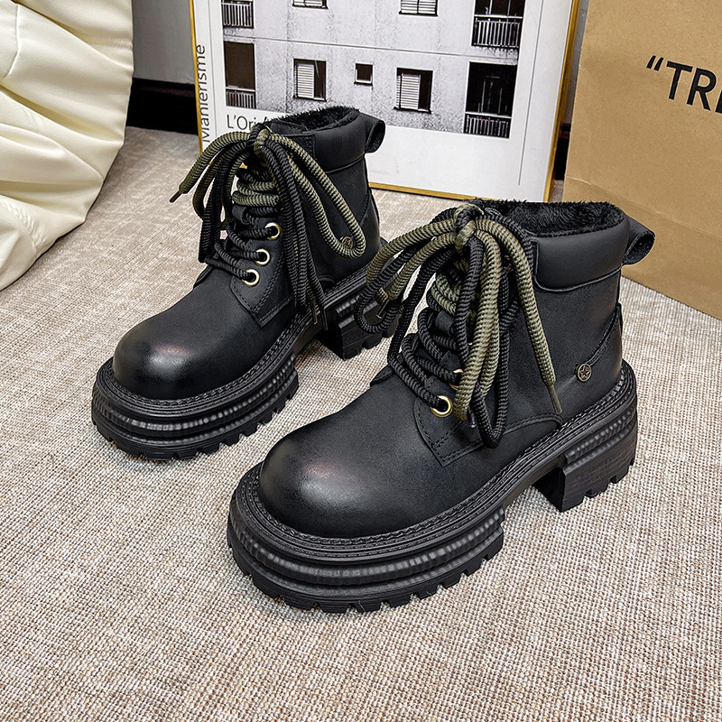 Martin boots for women in autumn and winter 2024, new fashionable vintage style, big toe thick soled lace up short boots, single boot