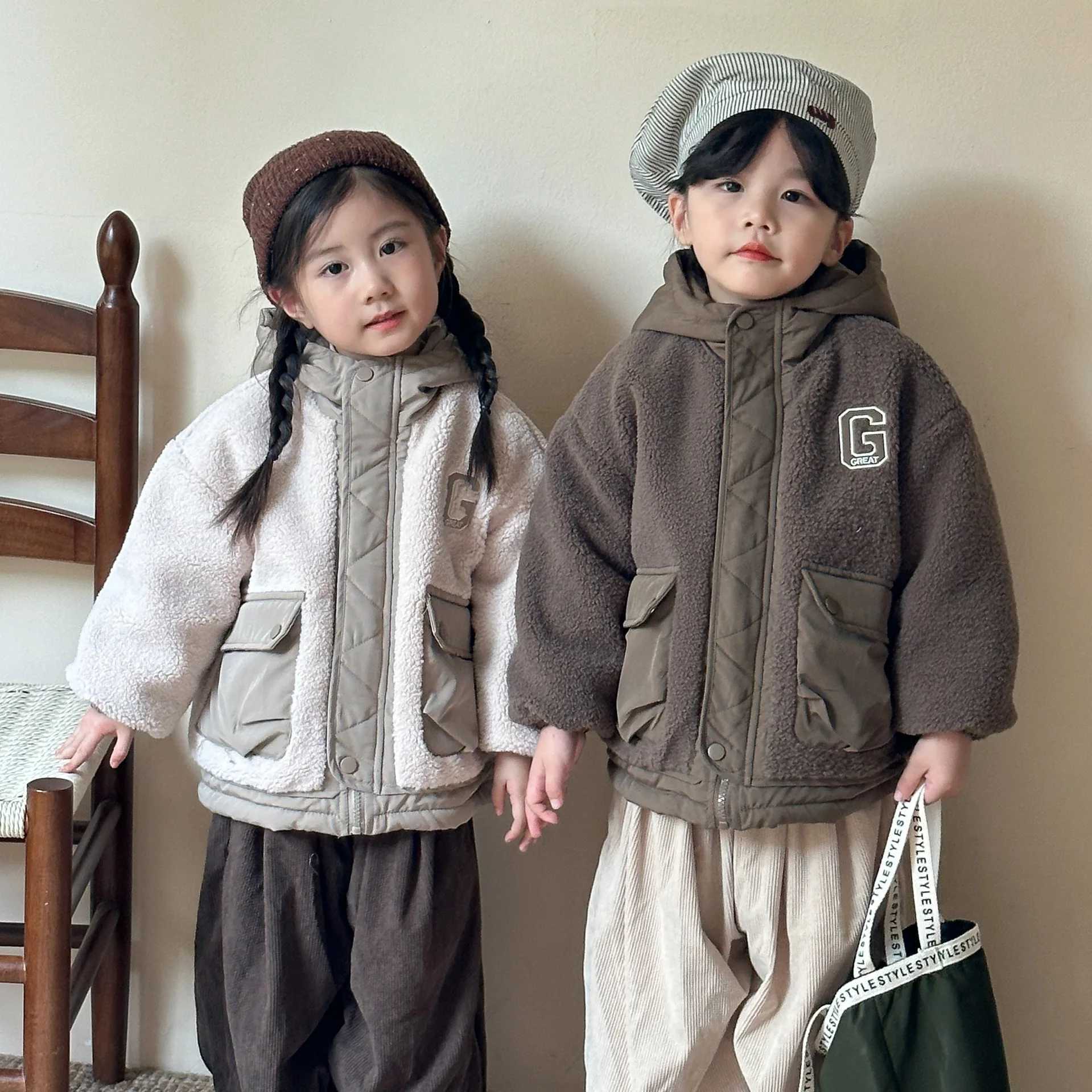Childrens clothing casual thick cotton apron jacket winter new boys and girls soft and comfortable hooded plush coat M241018