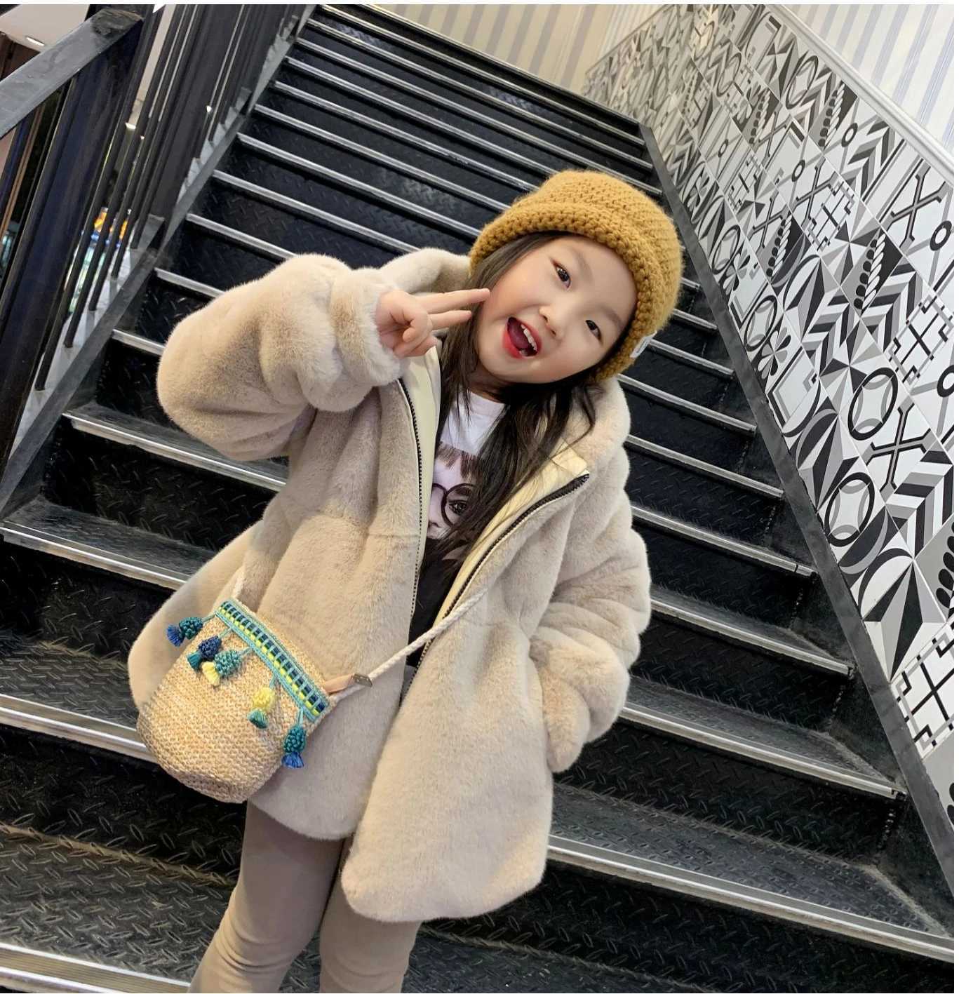 autumn and winter new baby thick otter rabbit hair fashionable girl warm fur coat childrens clothing M241018