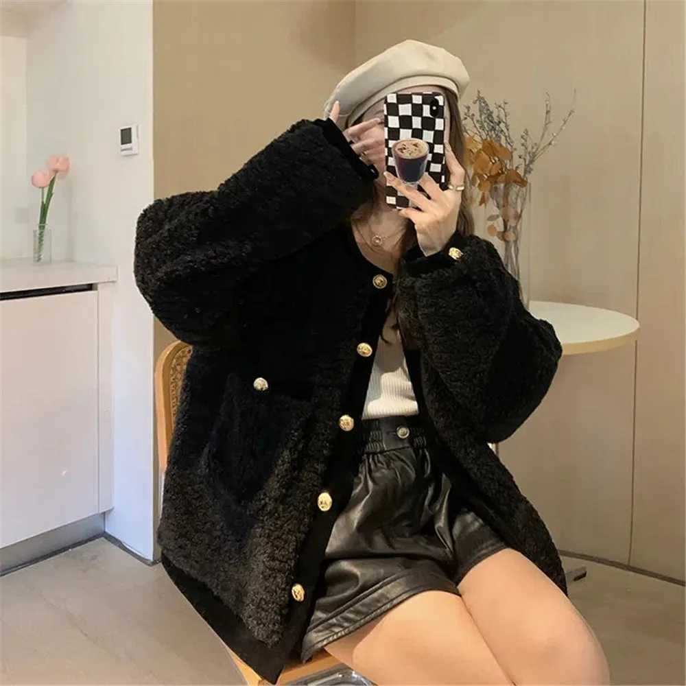 Lambs Wool Basic Jackets Women Winter Warm Elegant Streetwear Korean Harajuku O-Neck Outwear Soft Ladies Classic Tender PocketX241018