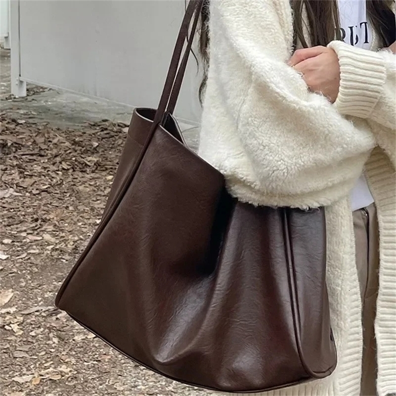 Maillard large capacity handbag for women casual texture soft leather commuting bag fashionable shoulder bag handbag womens handbag241018 ww