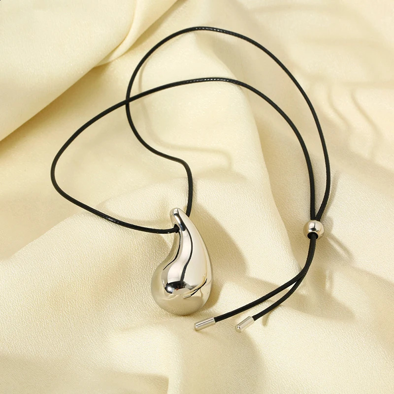 Fashionable gold-plated stainless steel thick water droplet pendant necklace suitable for women black rope geotextile necklace gift 241018
